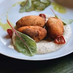 Crocchette fritte su crema