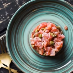 Tartare di tonno con capperi