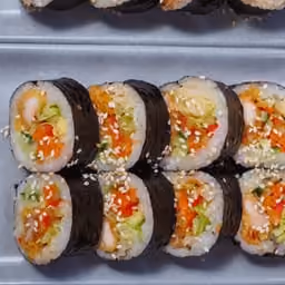 Futomaki di verdure con sesamo