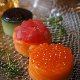 Gunkan con uova di pesce