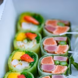 Uramaki con frutta fresca